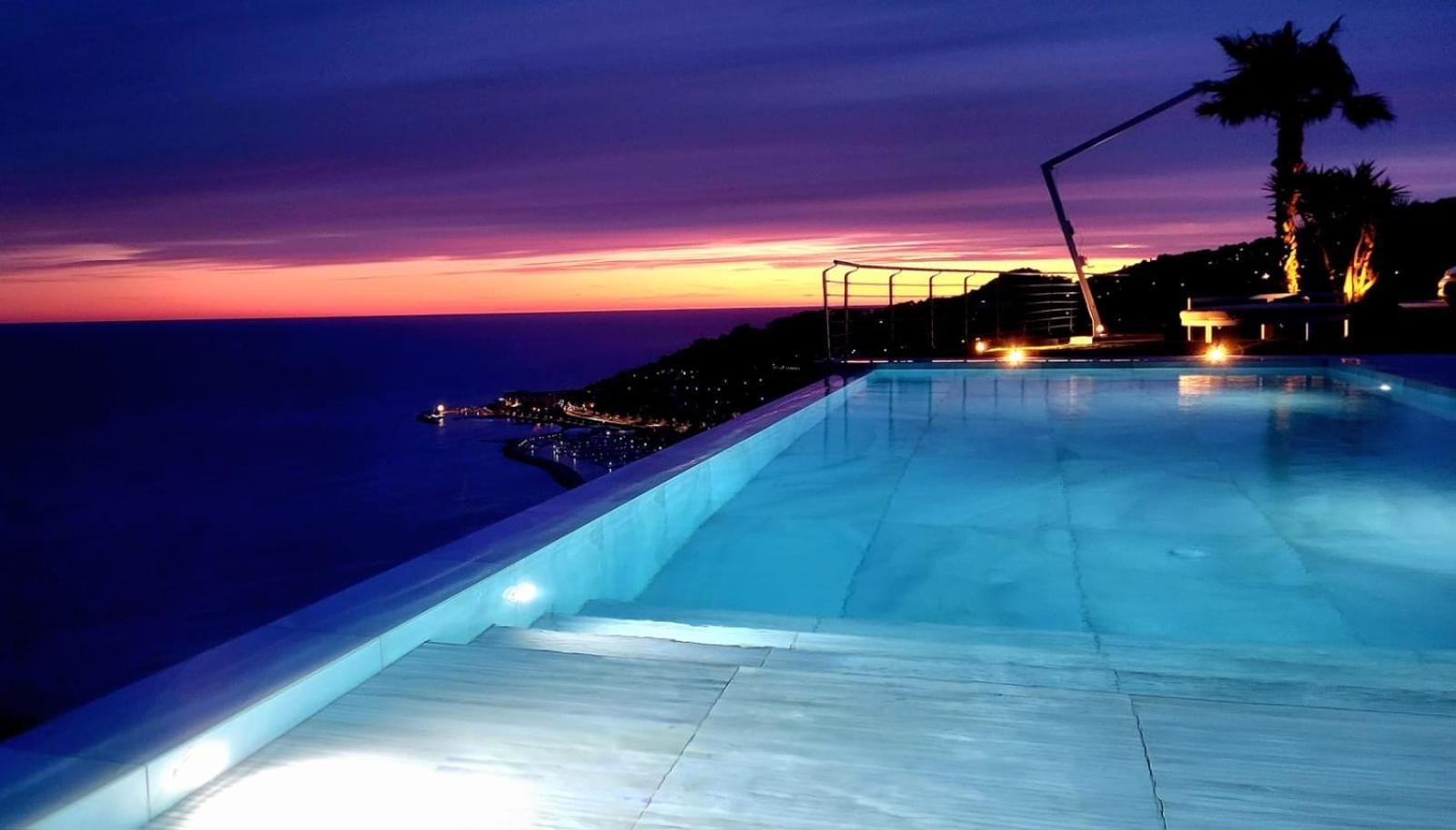 Villa Sabrina Riviera Dei Fiori A Picco Sul Mare Con Piscina Privata ,Wellness & Spa Імперія Екстер'єр фото